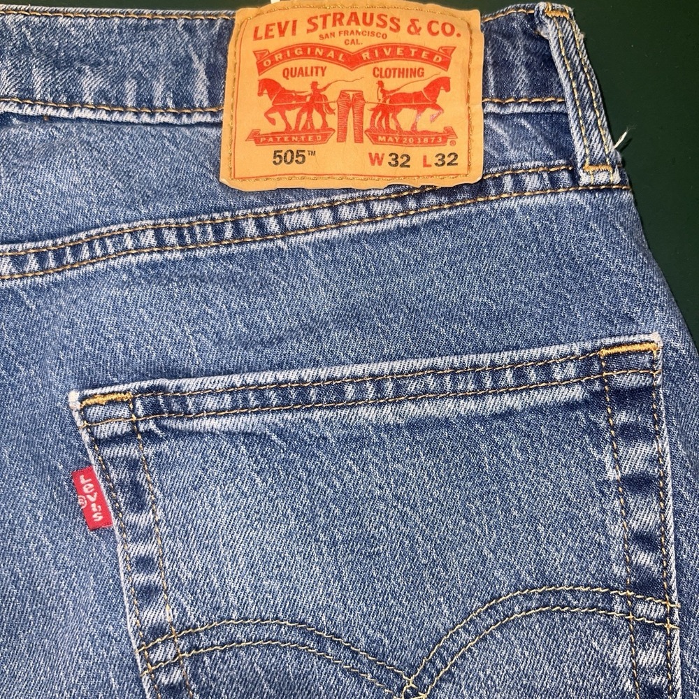 Levi's 505 Men's Straight Leg Medium Wash Denim Jeans 32x32 EUC